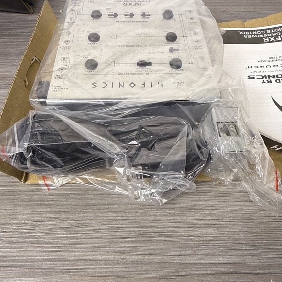 Hifonics HFXR 3-Way Active Crossover With Remote & 8.5 Volt Preamp Output - Picture 3 of 5